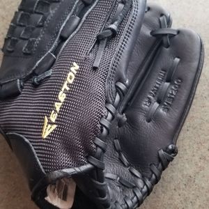 12" Easton baseball glove